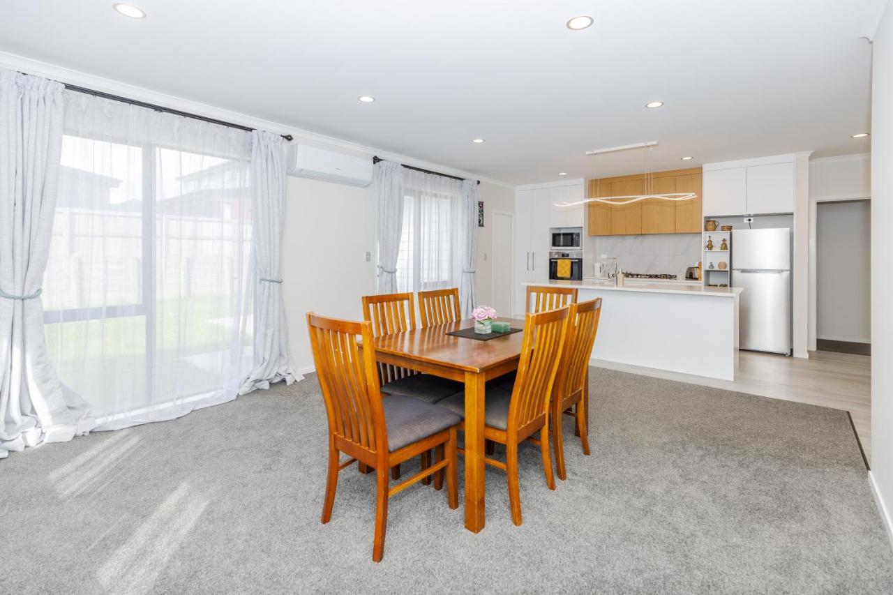 Stay In Newly Built House Hamilton Buitenkant foto