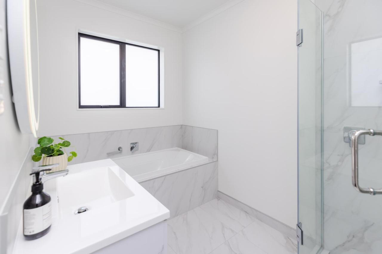Stay In Newly Built House Hamilton Buitenkant foto